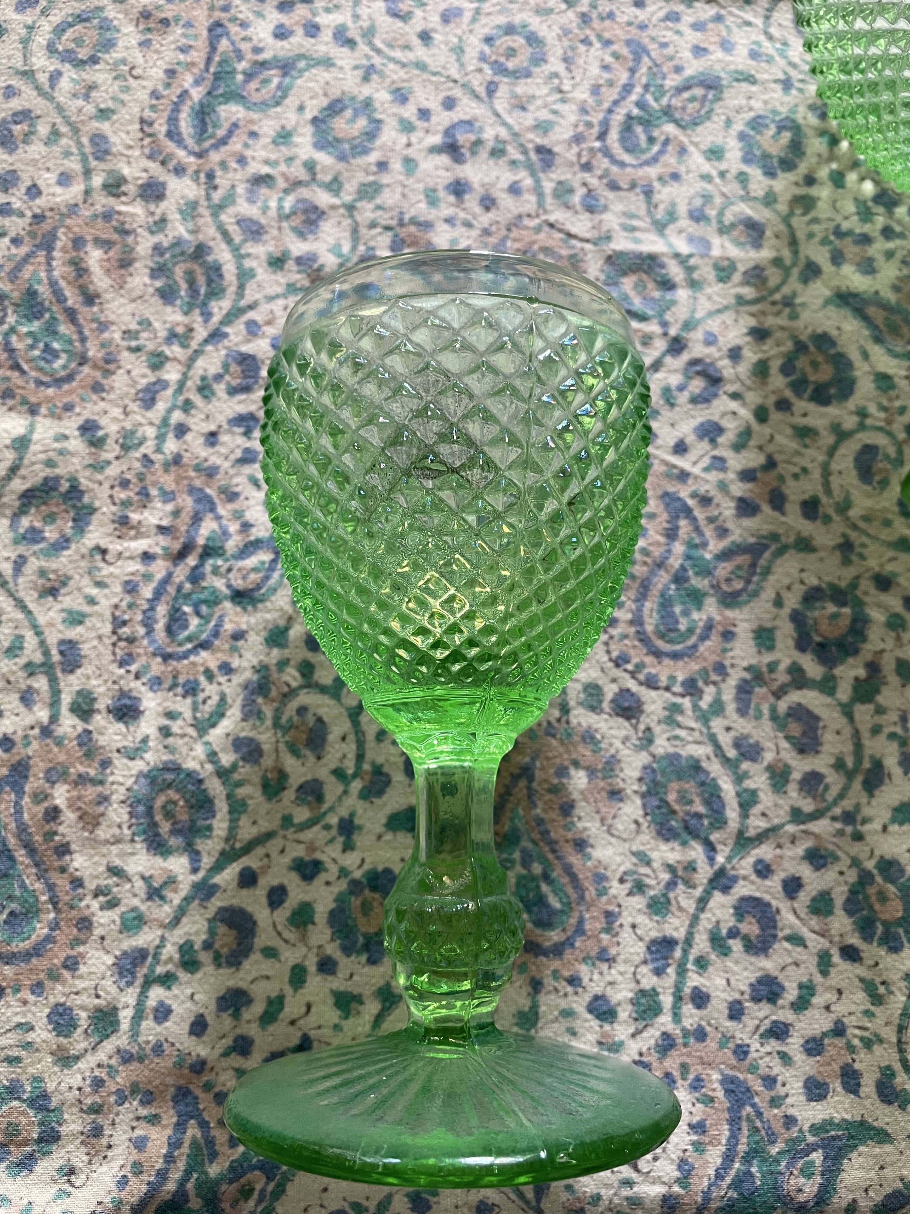 Green diamond tip stemmed glasses