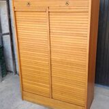 Curtain cabinet