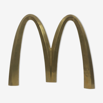 Eseigne McDonald’s en laiton 1980