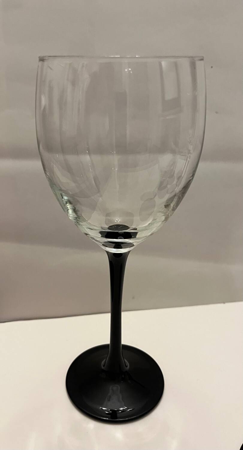 6 stemmed glasses