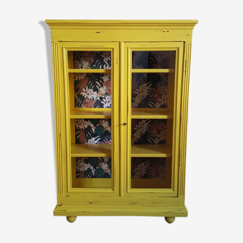 Glass cabinet