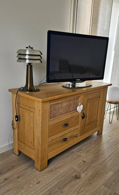 Buffet / TV unit in solid oak with a caned door.