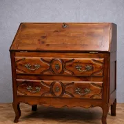 Commode Scriban ancien en bois massif – Style Louis XV