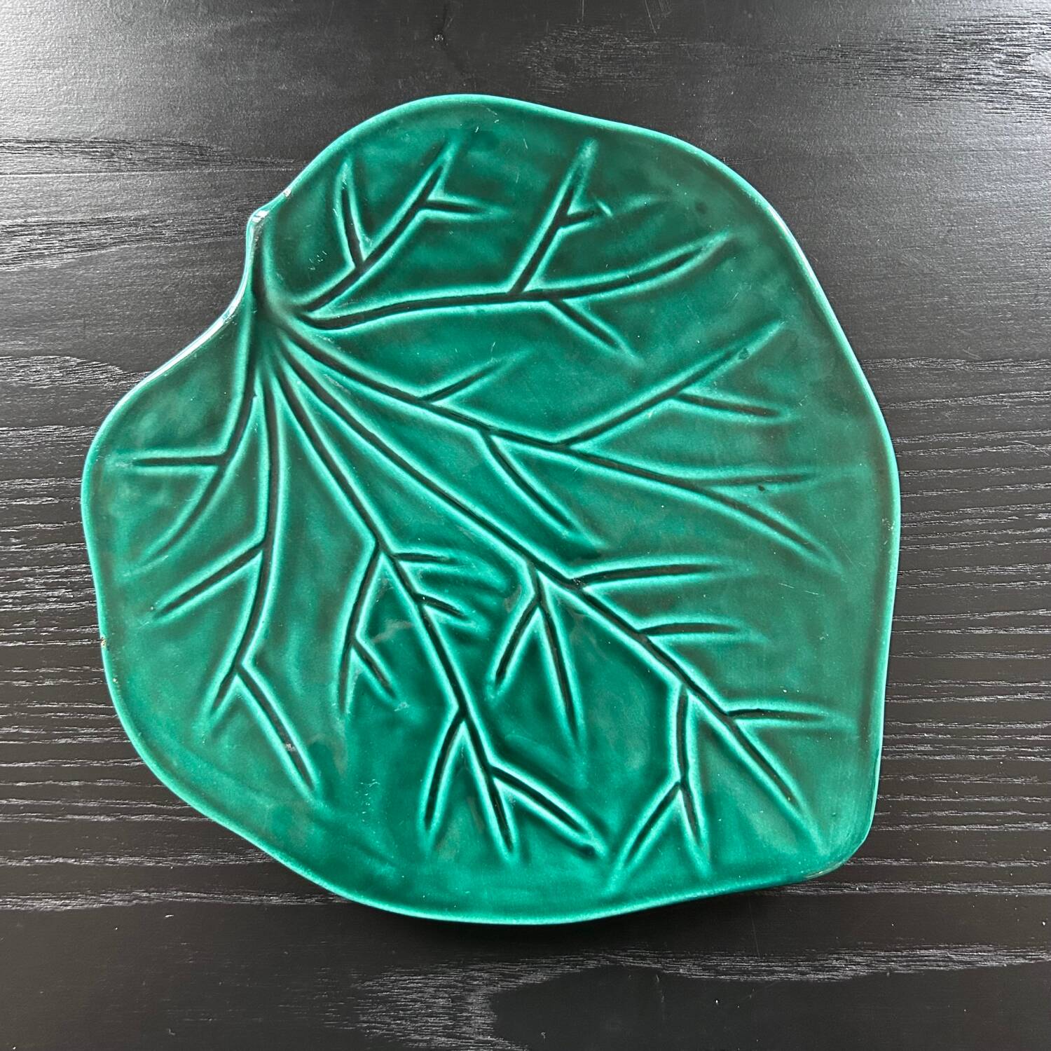 Green leaf trivet