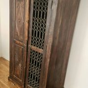 Massiv antik kolonial Schrank geschnitzt Holz Türen Gusseisen Gitter, Bali