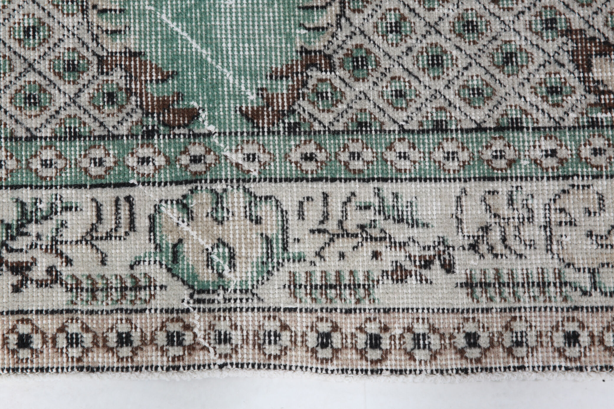 Green carpet rug 212x116cm