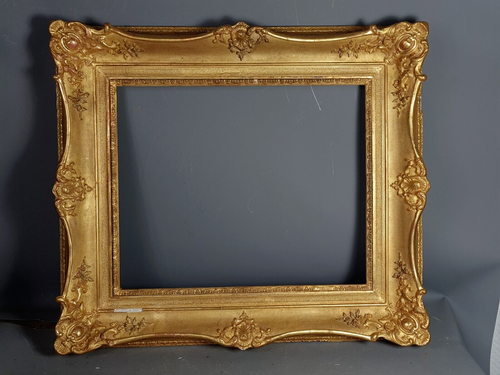 Cadre XIXe siècle style Louis XV bois stuc doré d'origine 66x57 feuillure 47x39 cm SB