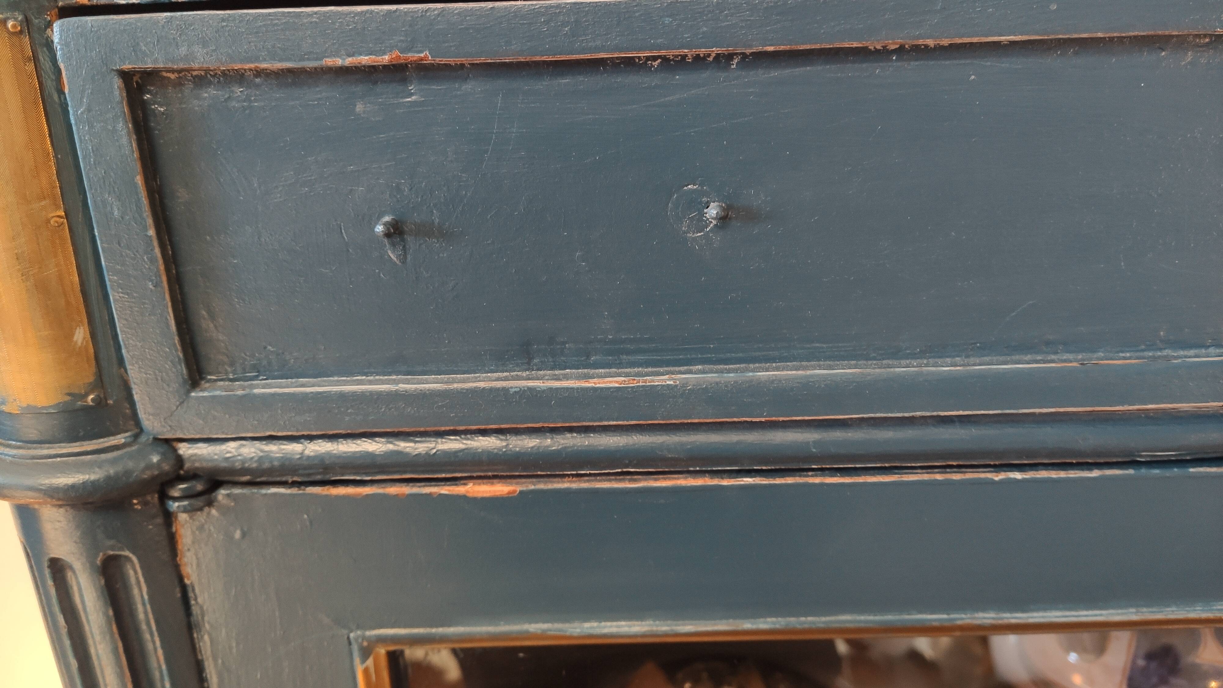 Showcase Louis XVI blue patina