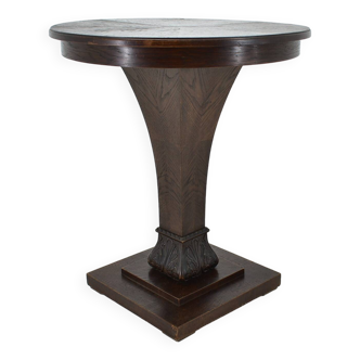 1920s Art Deco Occasional Coffee Table and tablecloth