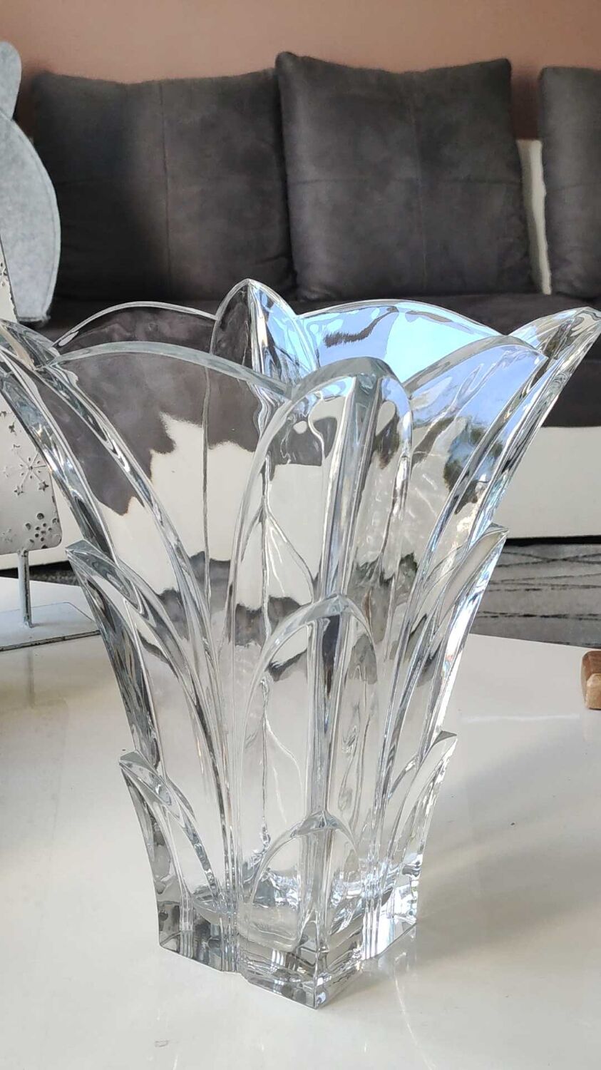 Large stylish crystal vase, floral/palm shape. High 30 cm