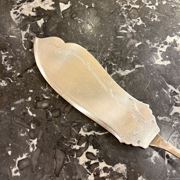 Pie shovel, silver metal, ribbon model