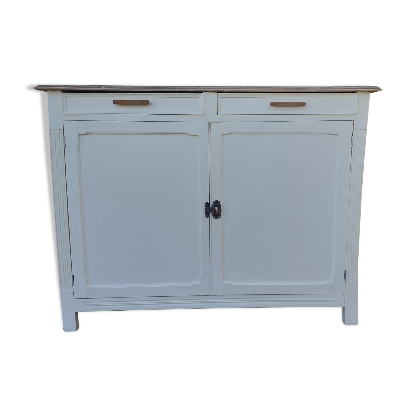 White porcelain parisian buffet