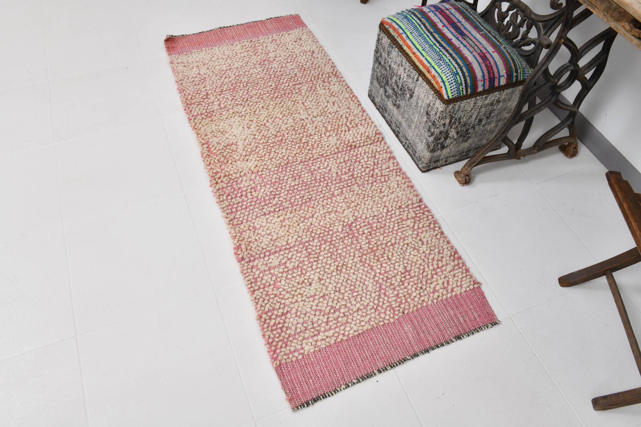 2x6 Mid Century Modern Pink Turkish Runner Rug, 67x171Cm SK 33942 FREE SHIPPING