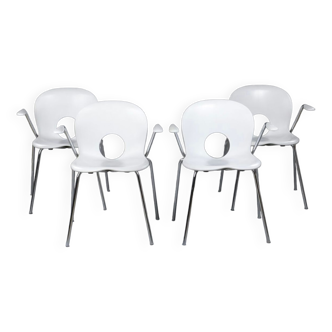 Suite of 4 stackable chairs