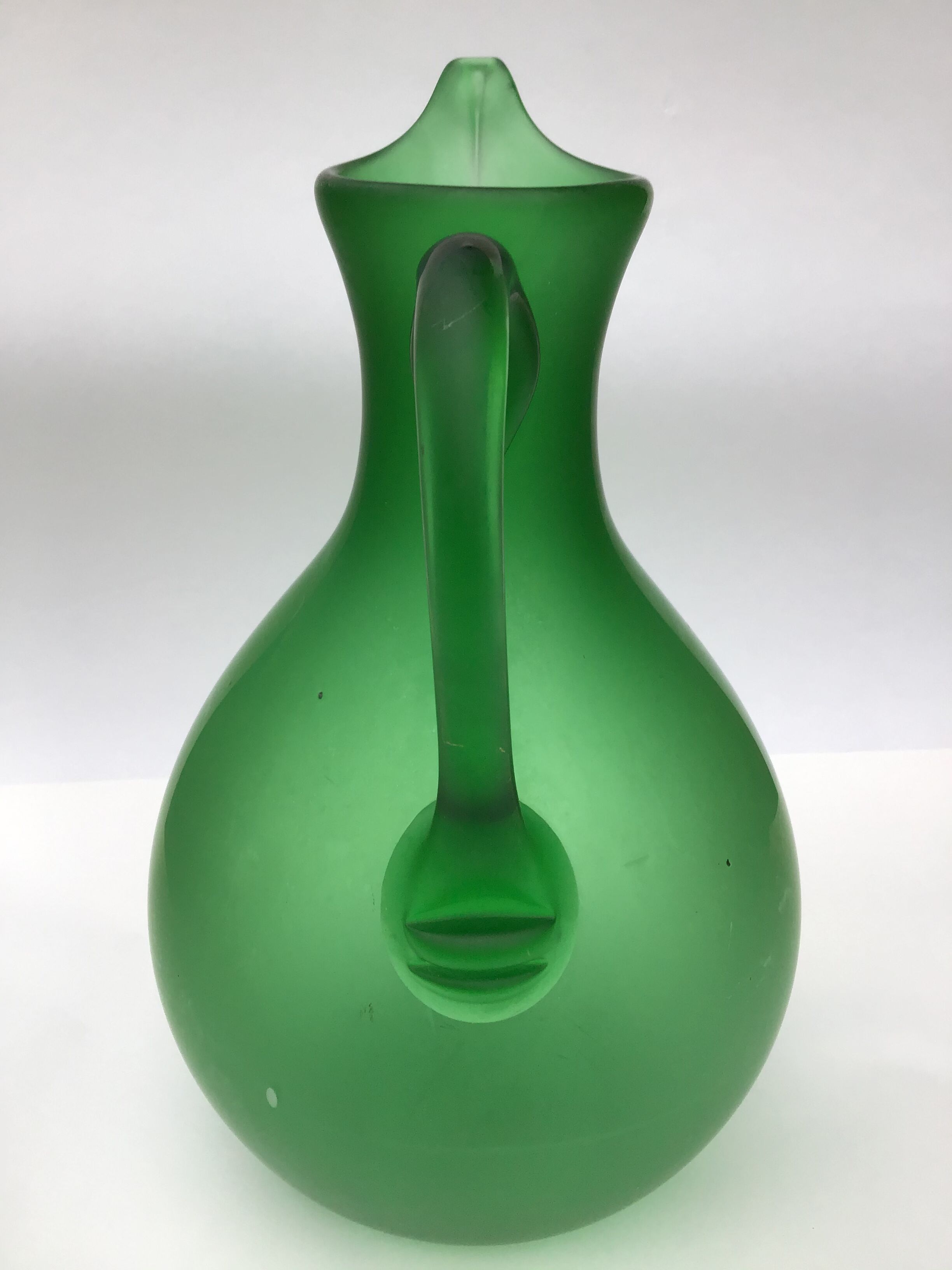 Pitcher green translucent glass paste