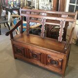 Chest bench