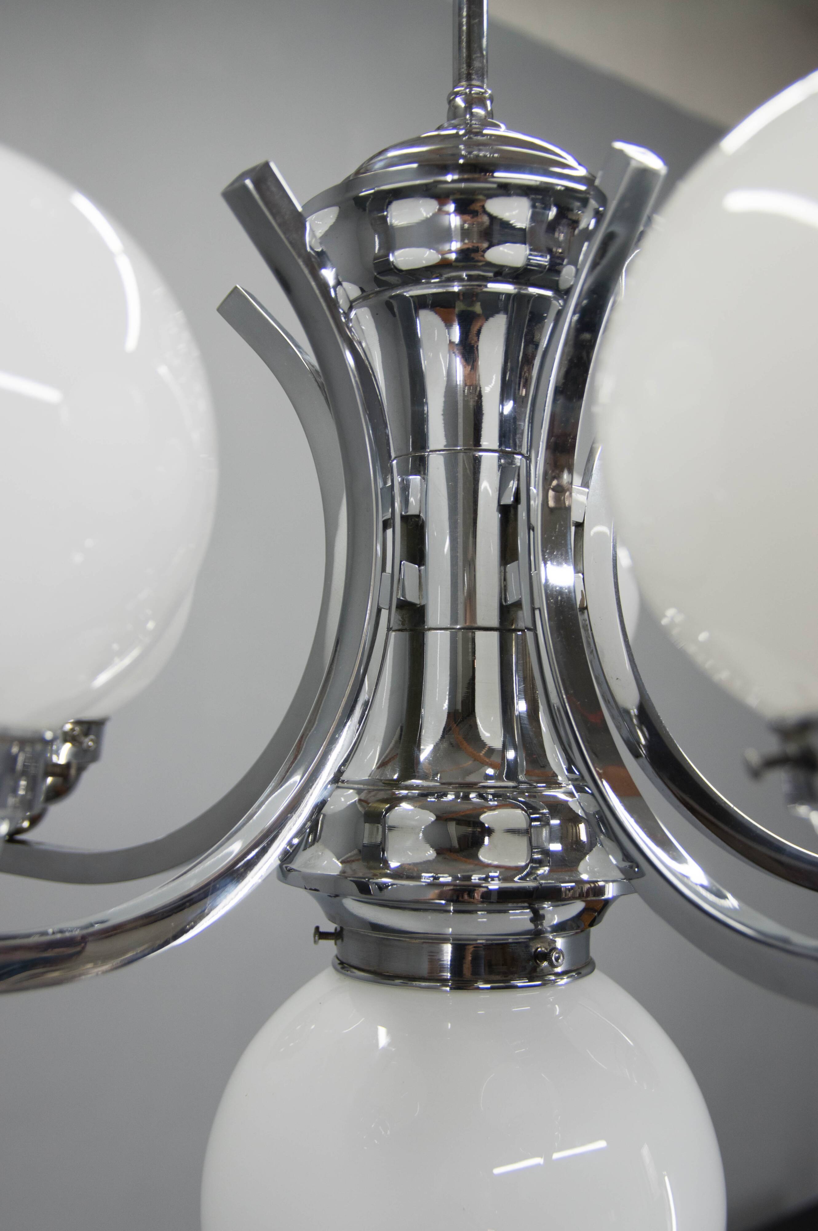 Big Art Deco 6-flamming Chrome and Glass Chandelier, 1930s