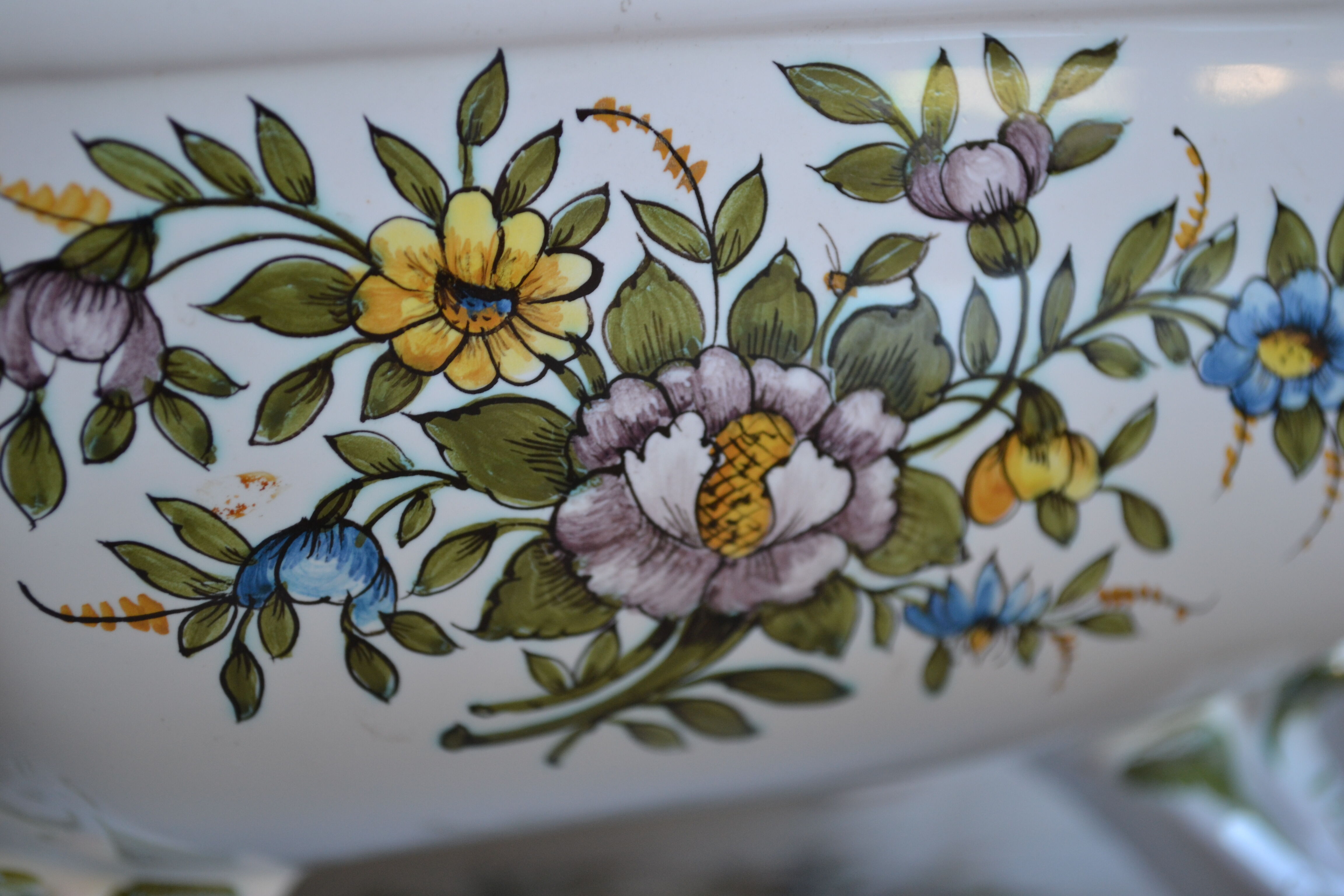 Tureen or vegetable dish in earthenware by Lallier in Moustiers