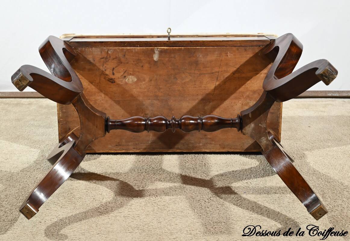 Burl Mahogany Dressing Table, Restoration Period – Early 19th Century
