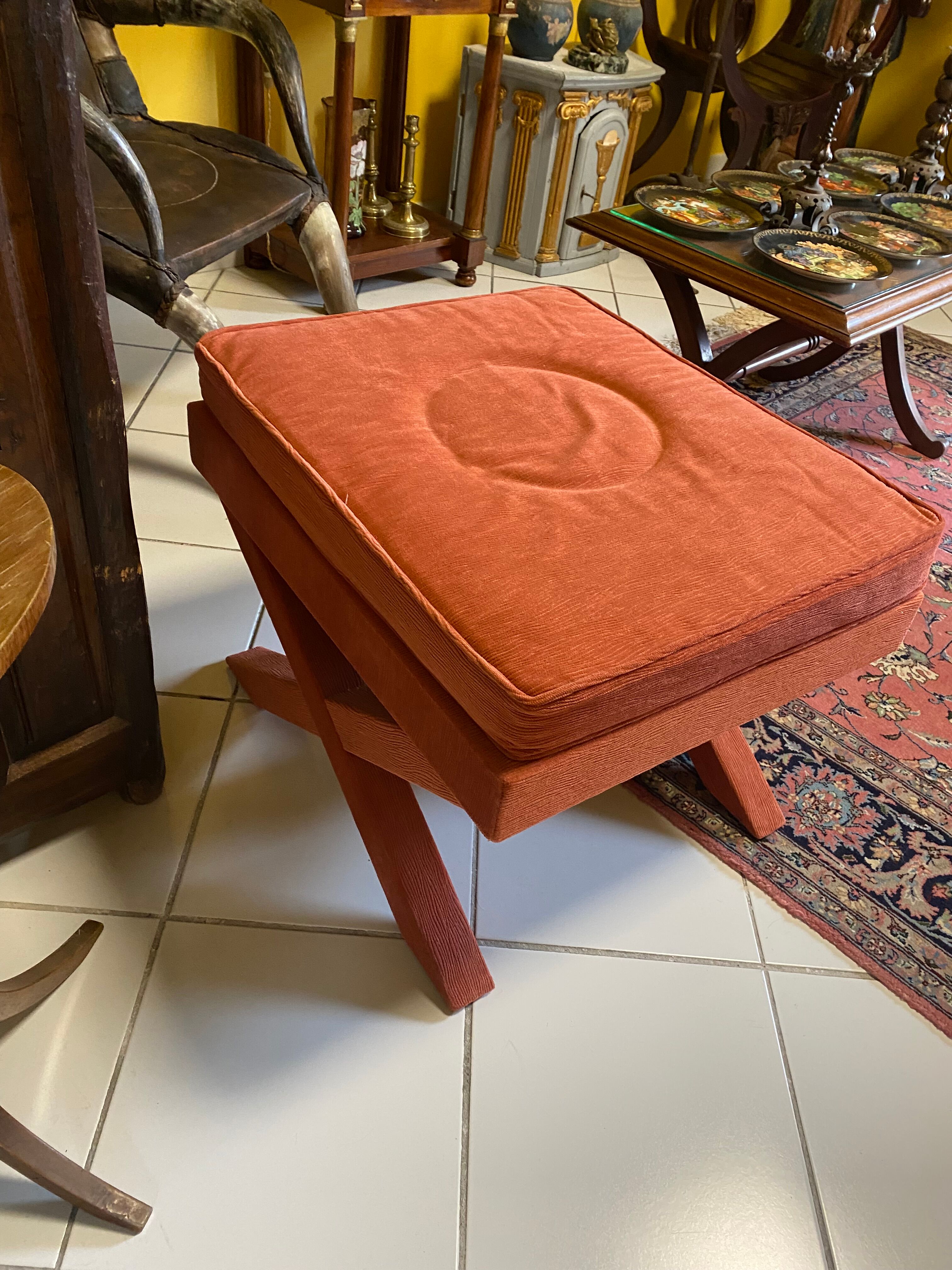 Pink corduroy pouf