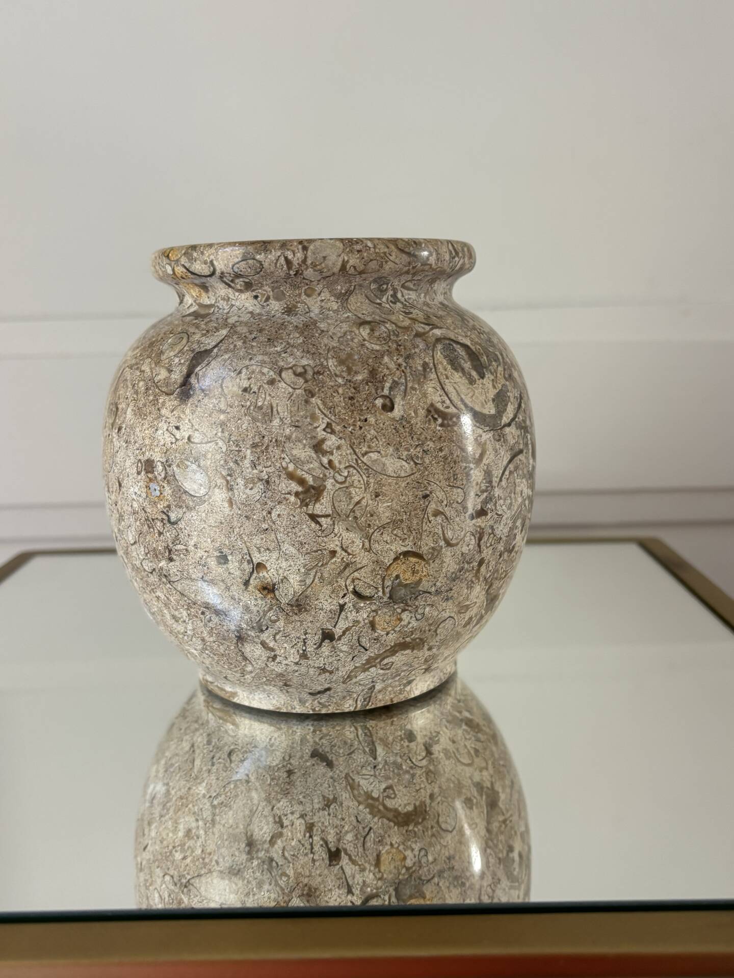 Fossil stone round vase