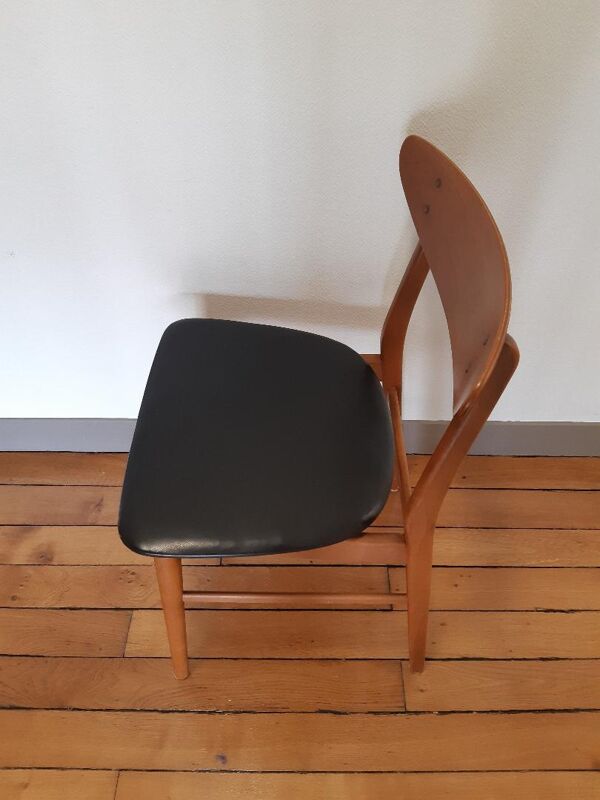 Chaise danoise en teck et skai noir