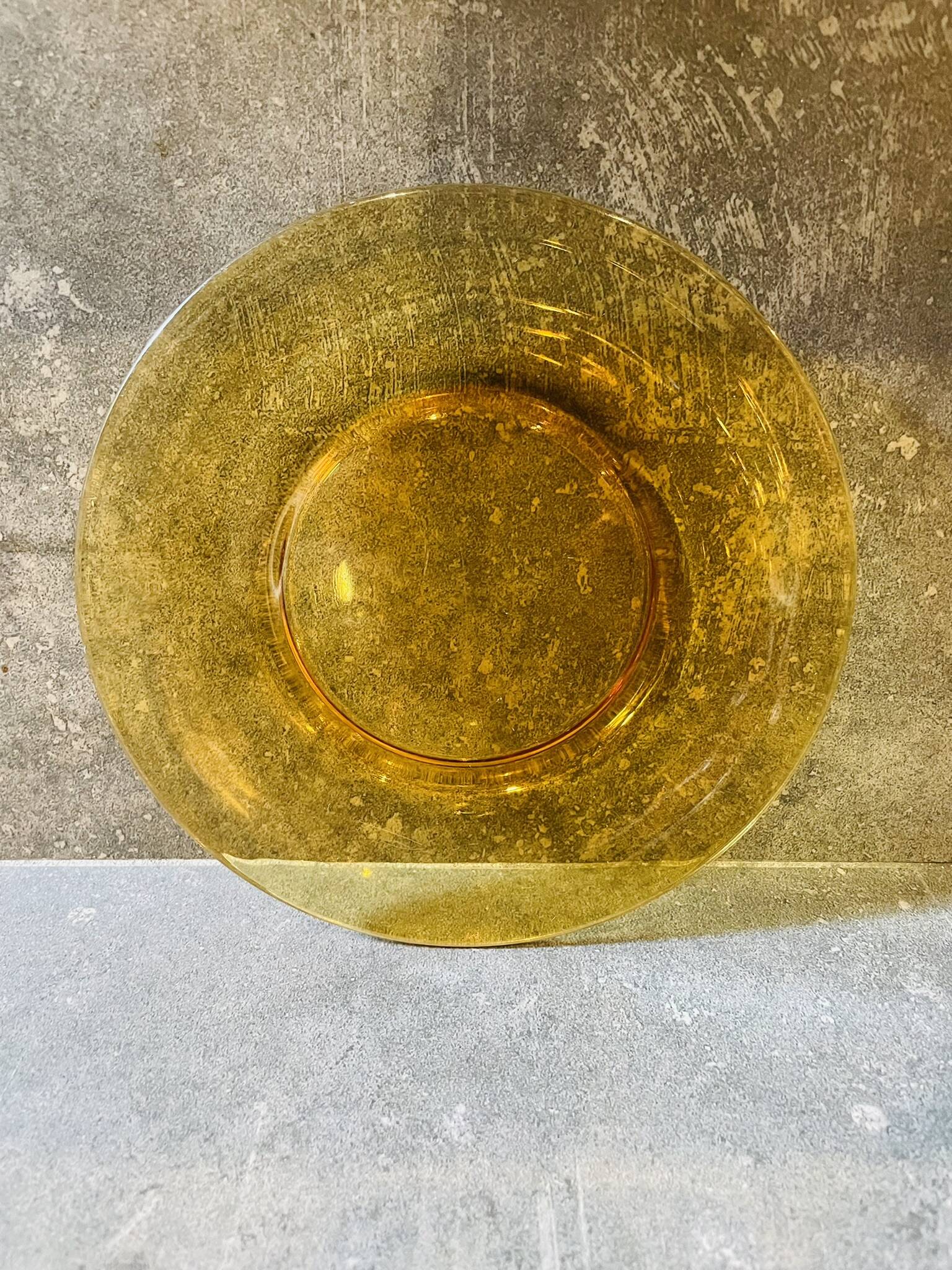 5 small amber glass plates Vereco