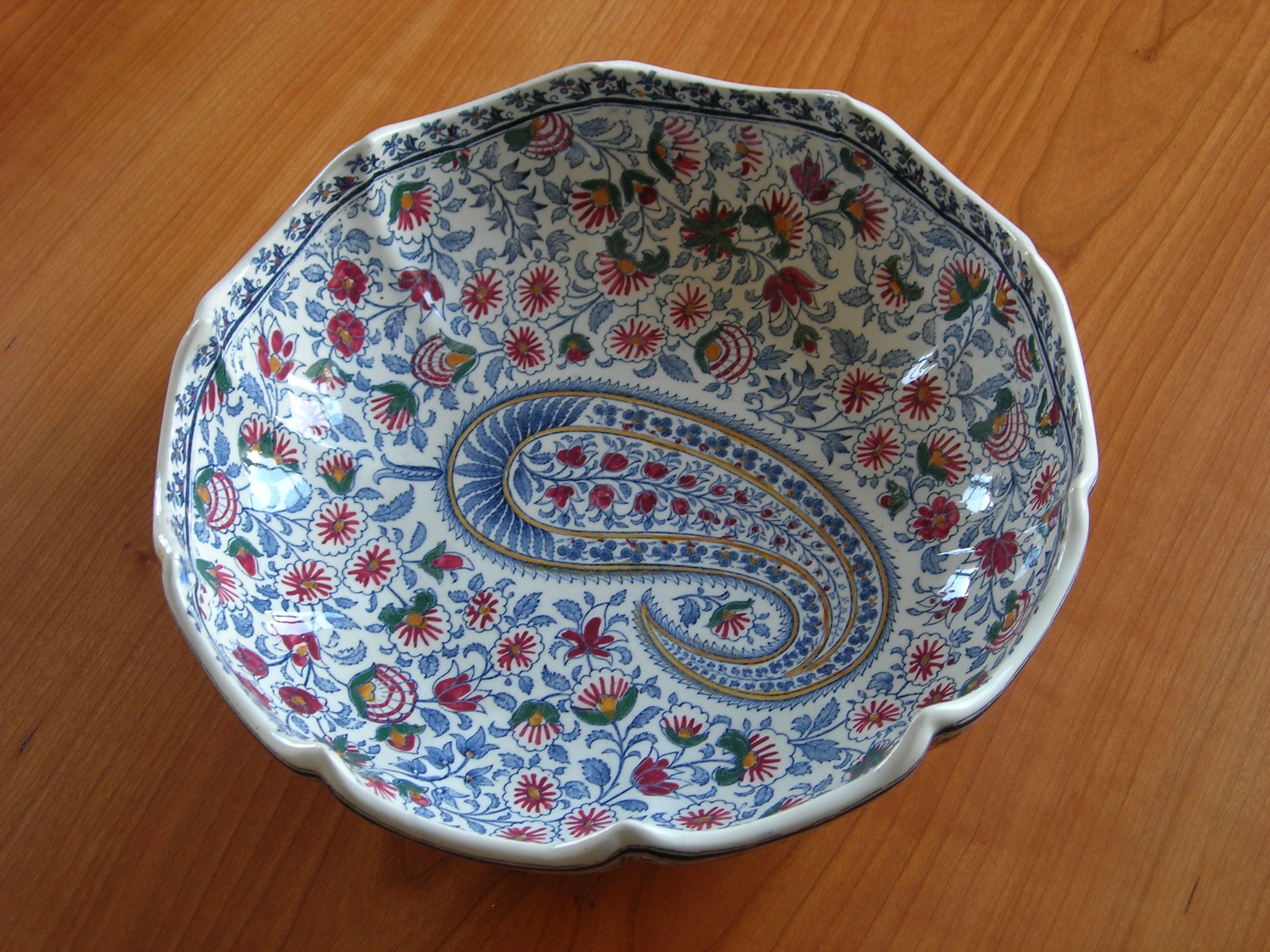 Dish in Gien earthenware