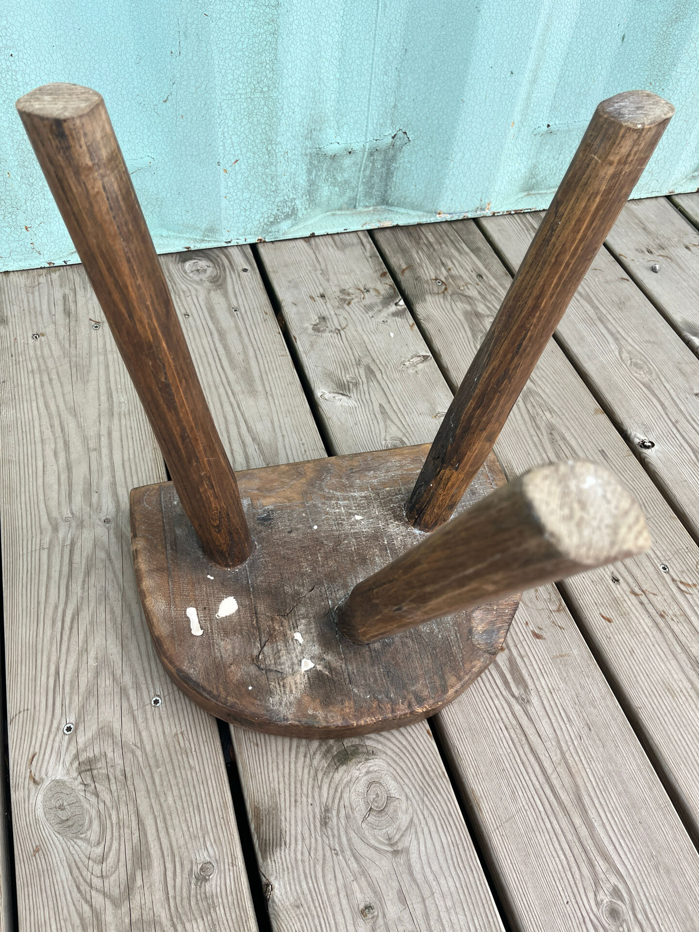 Tripod stool