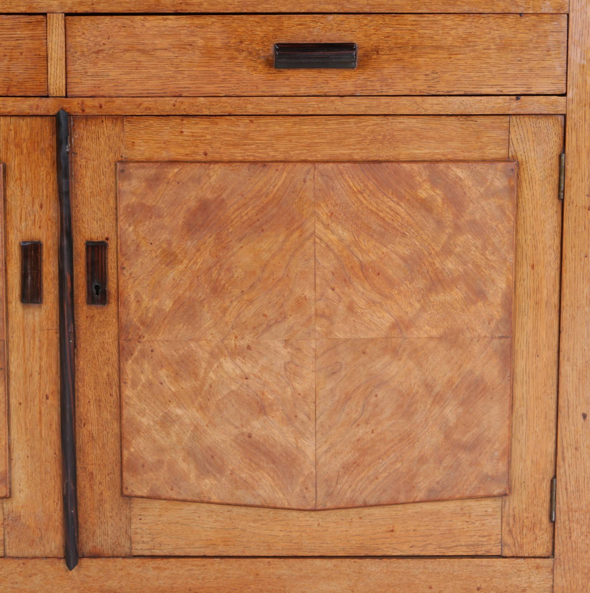 Armoire école d'Amsterdam des années 1930 Pays-Bas