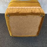 Gold velvet pouf with fringes