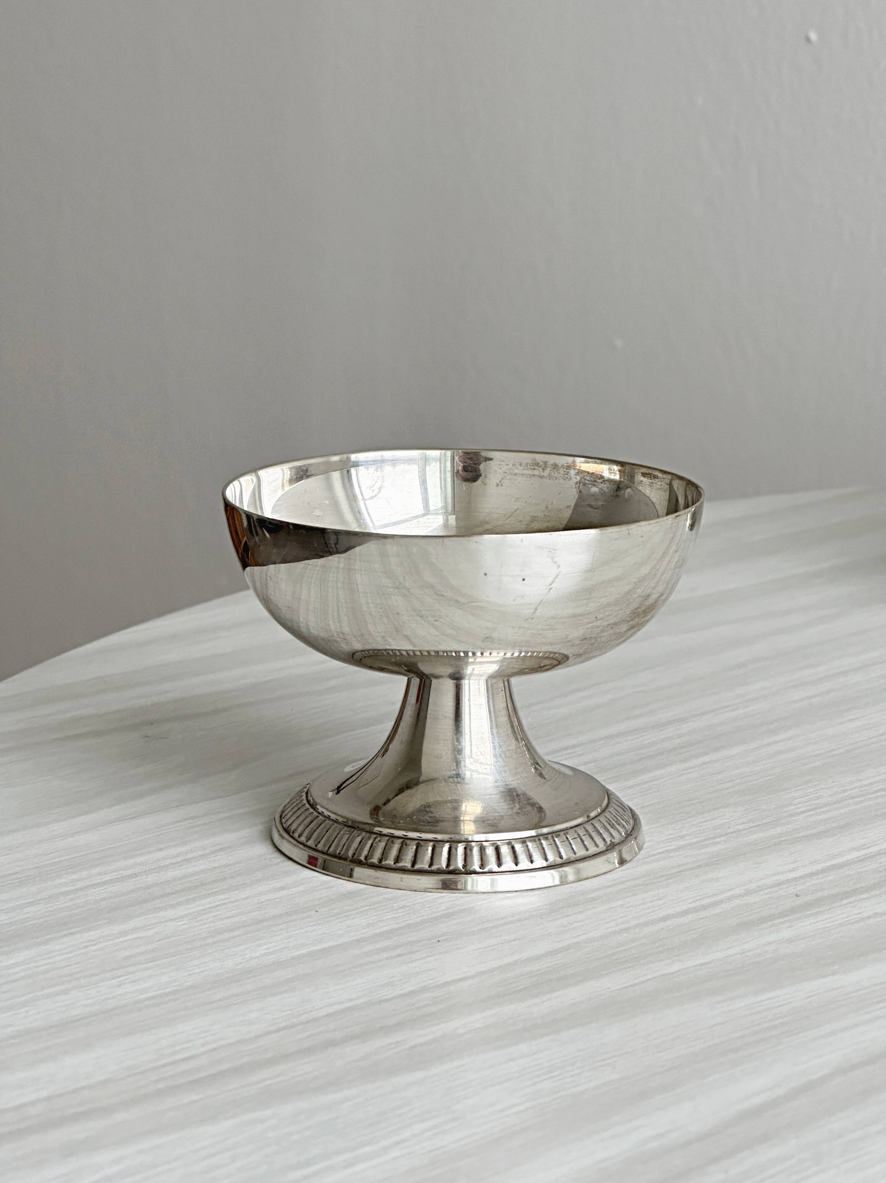 Set of 6 vintage metal dessert bowls