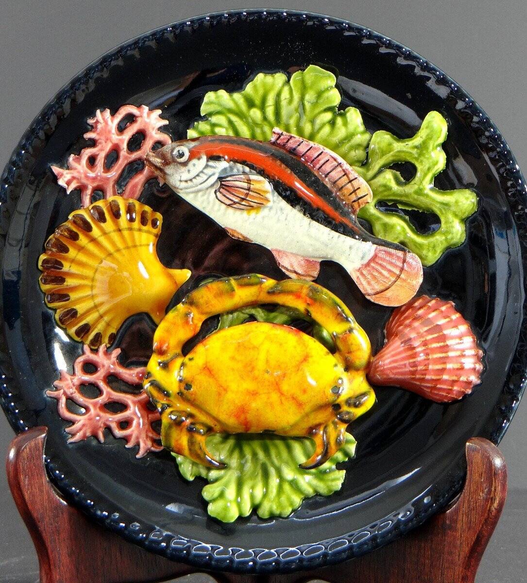 Vallauris, 1950s, Trompe l'Oeil Plate Decor Fish, Crab, Shells, Coral.