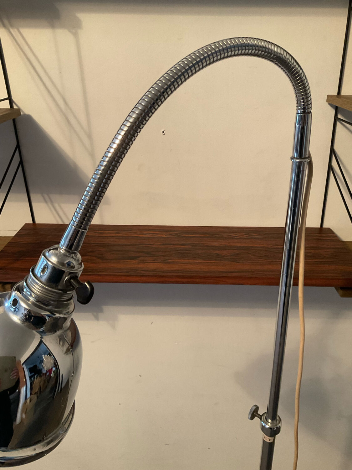 Lampadaire médical ou d’atelier des années 50-60 en métal chromé 