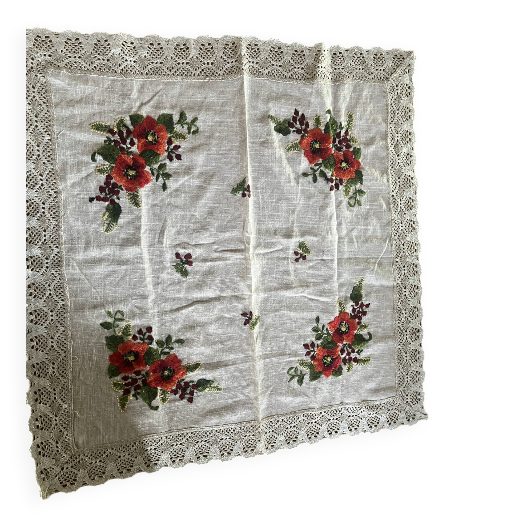 Linen tablecloth with embroidered flowers