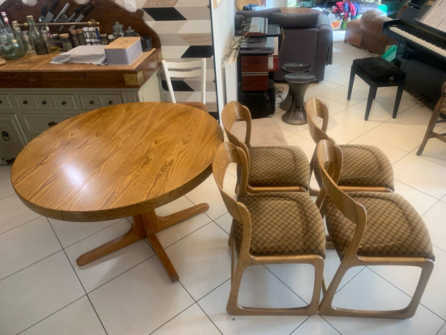 Baumann table and chairs