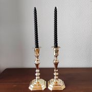 Paire de bougeoirs vintage classiques