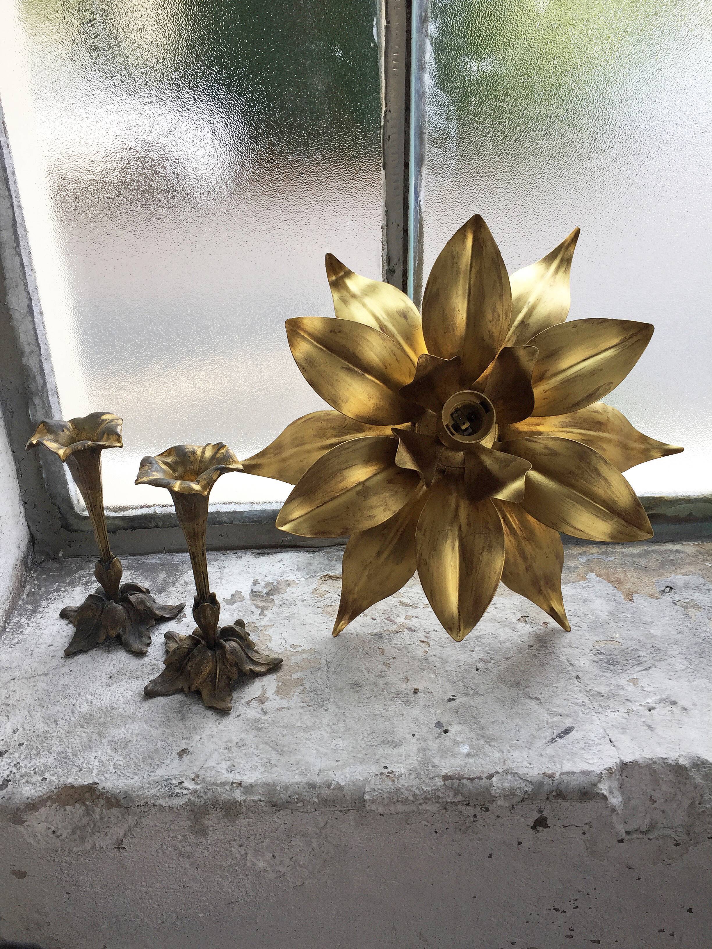 Old wall light flowered