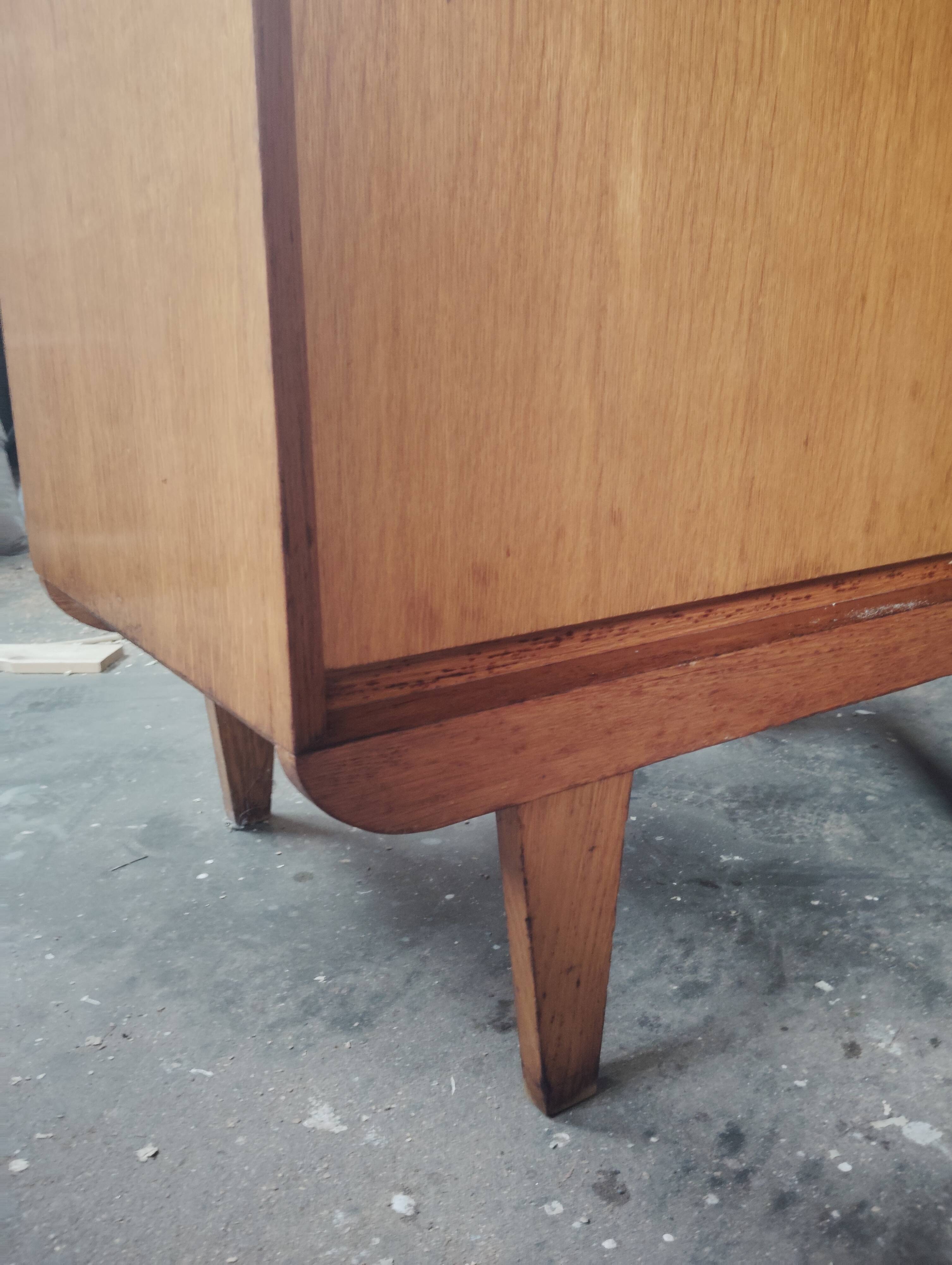 Vintage storage unit with compass legs
