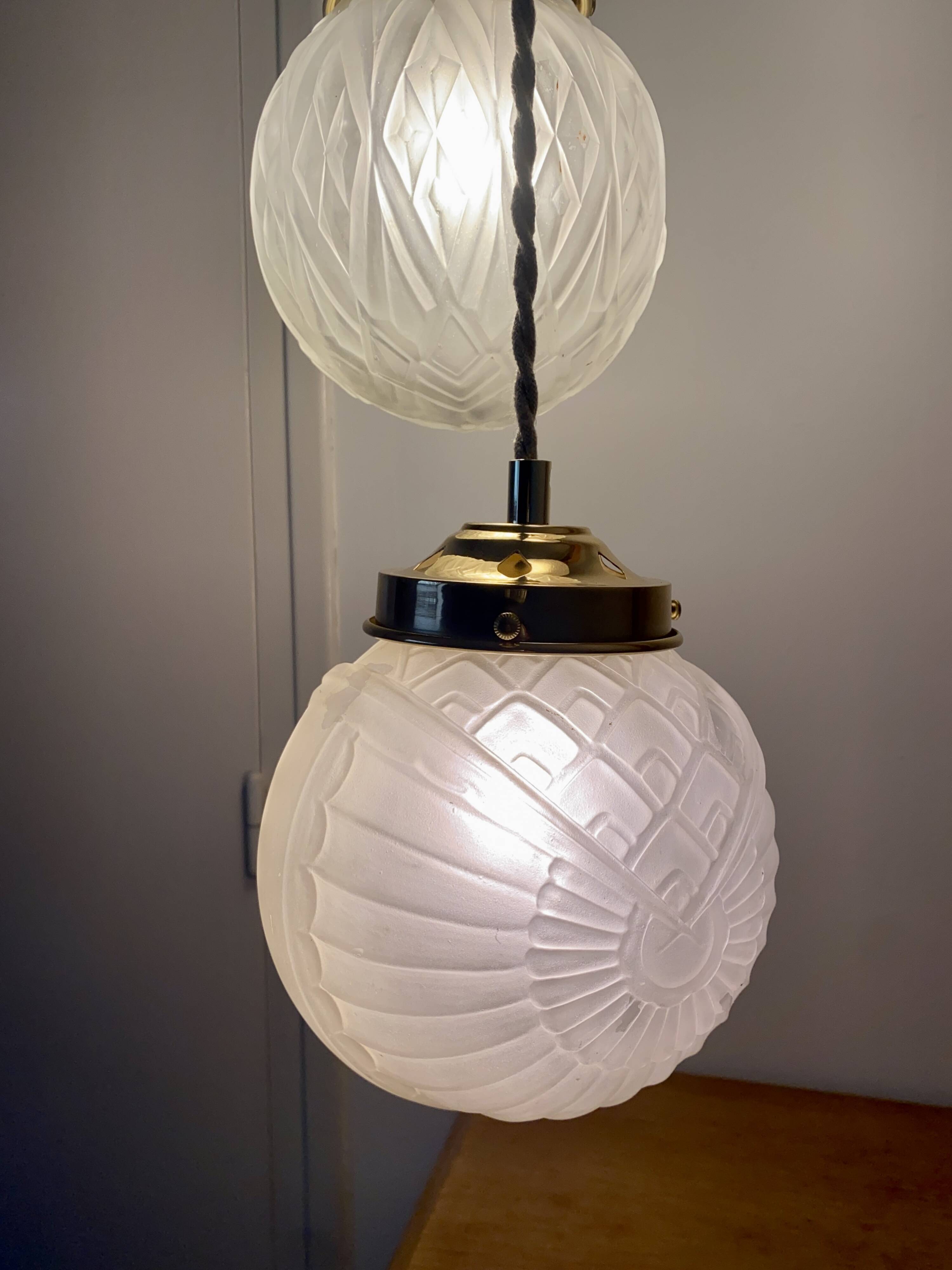 Vintage art deco triple globe waterfall pendant light in frosted glass