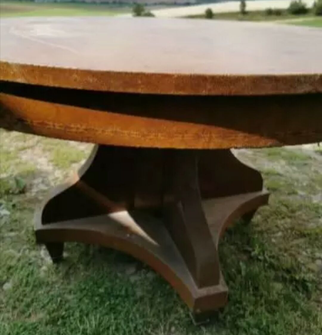 Beautiful art deco round table with central cask, 1930/40 marquetry decoration