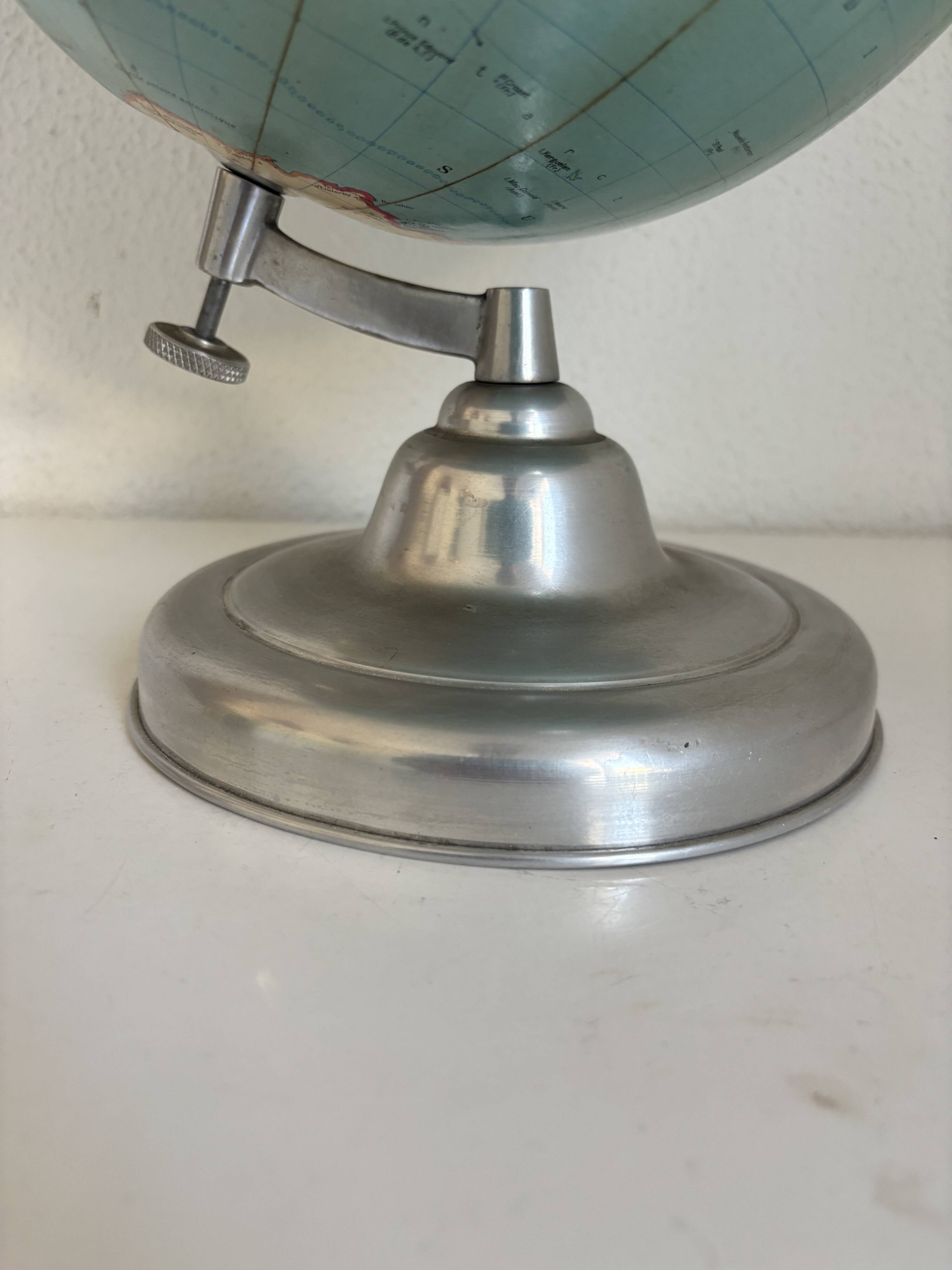 Vintage terrestrial globe 1961 world map Taride Paris - 33 cm
