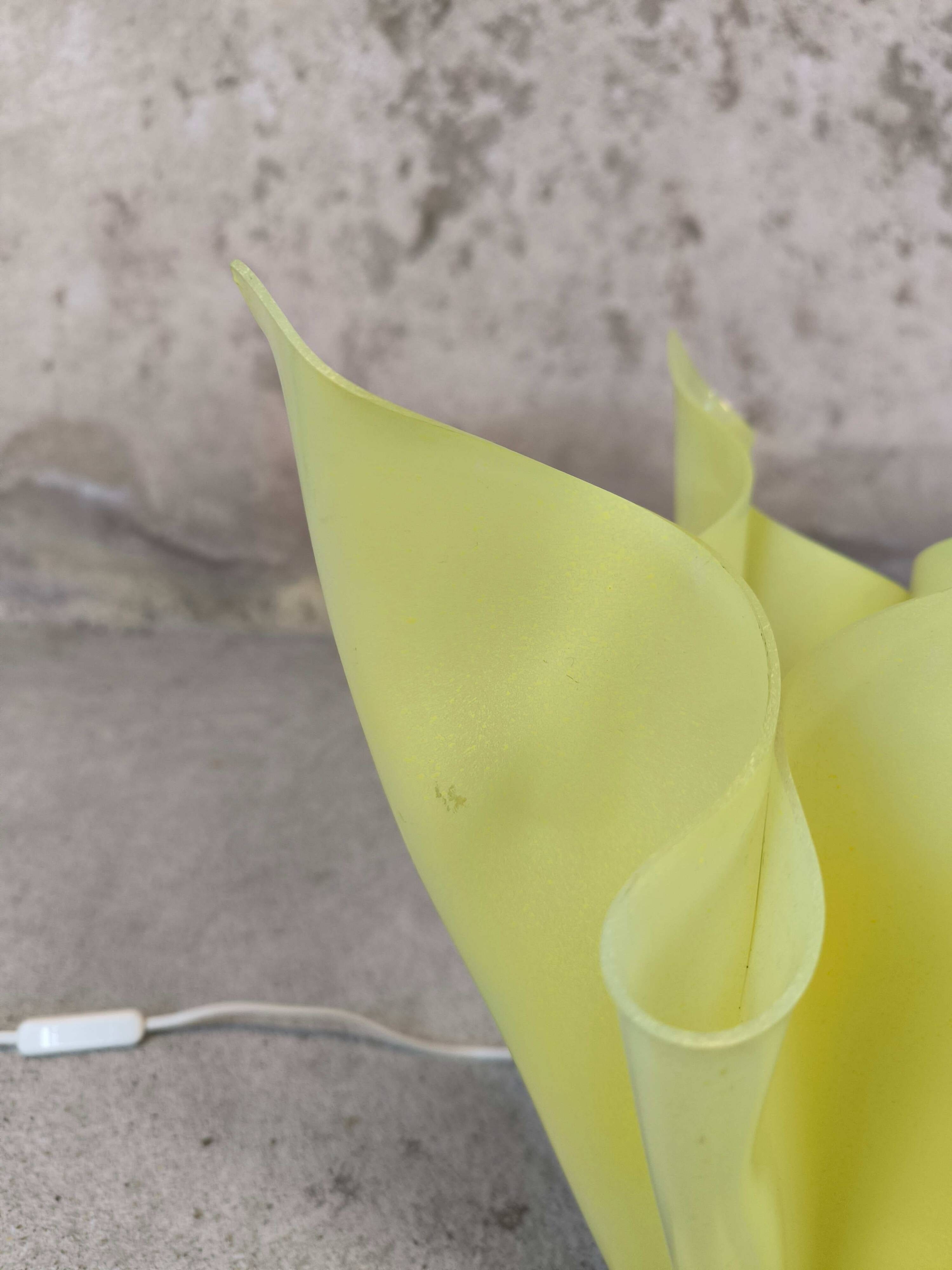 Vintage yellow Corolle table lamp