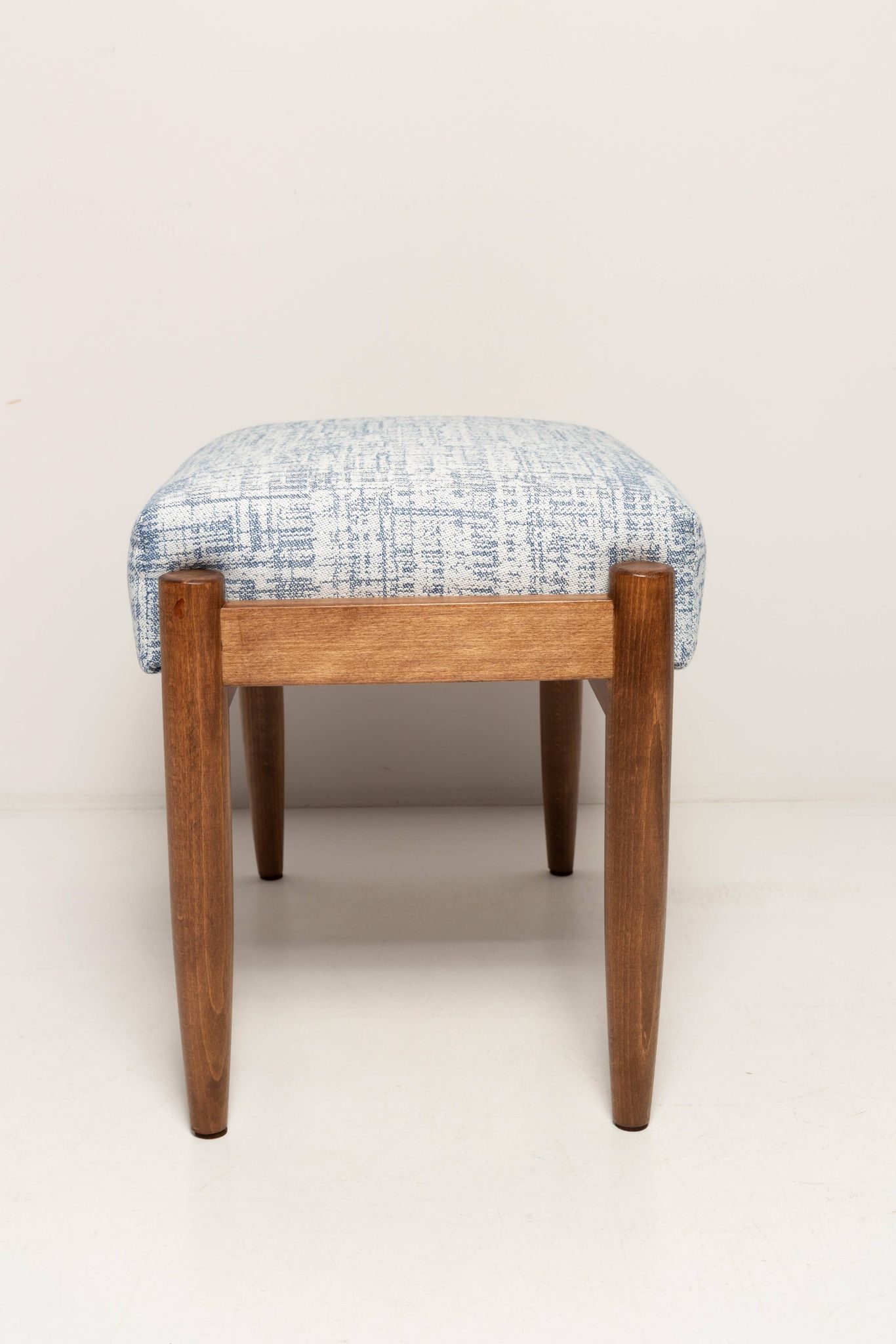 Mid-century vintage stool in white and blue linen, Edmund Homa, Europe, 1960s.