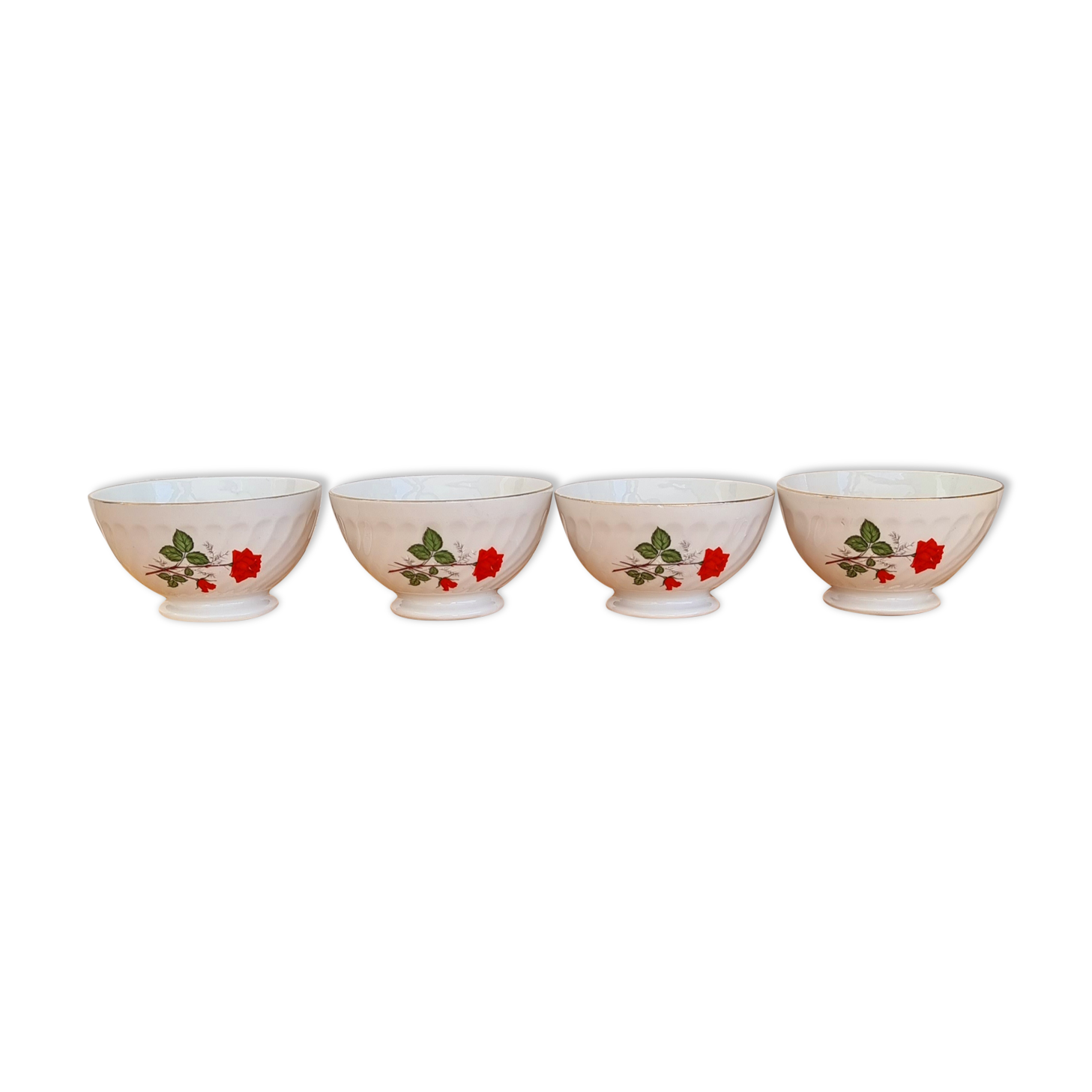 Set of 4 small porcelain bowls decorated with vintage roses