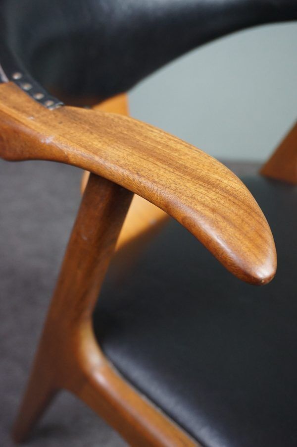 Cow horn chair