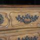 Magnificent 18th-century chest of drawers in solid walnut.