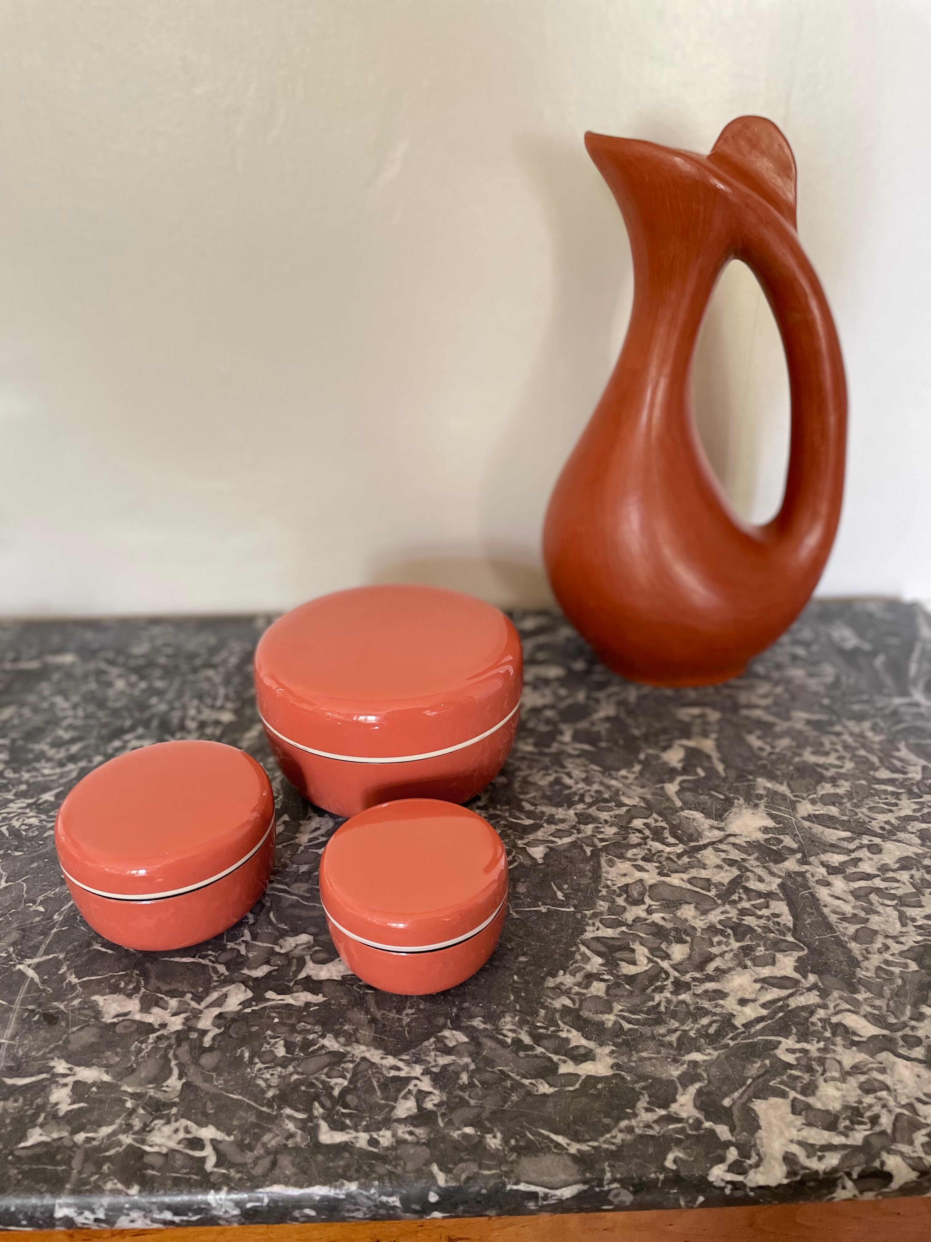 Pull-out boxes in bakelite lacquered 70s