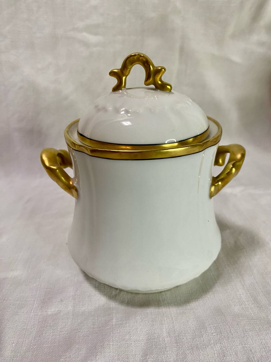 3-piece coffee service in Limoges porcelain – white and gilded