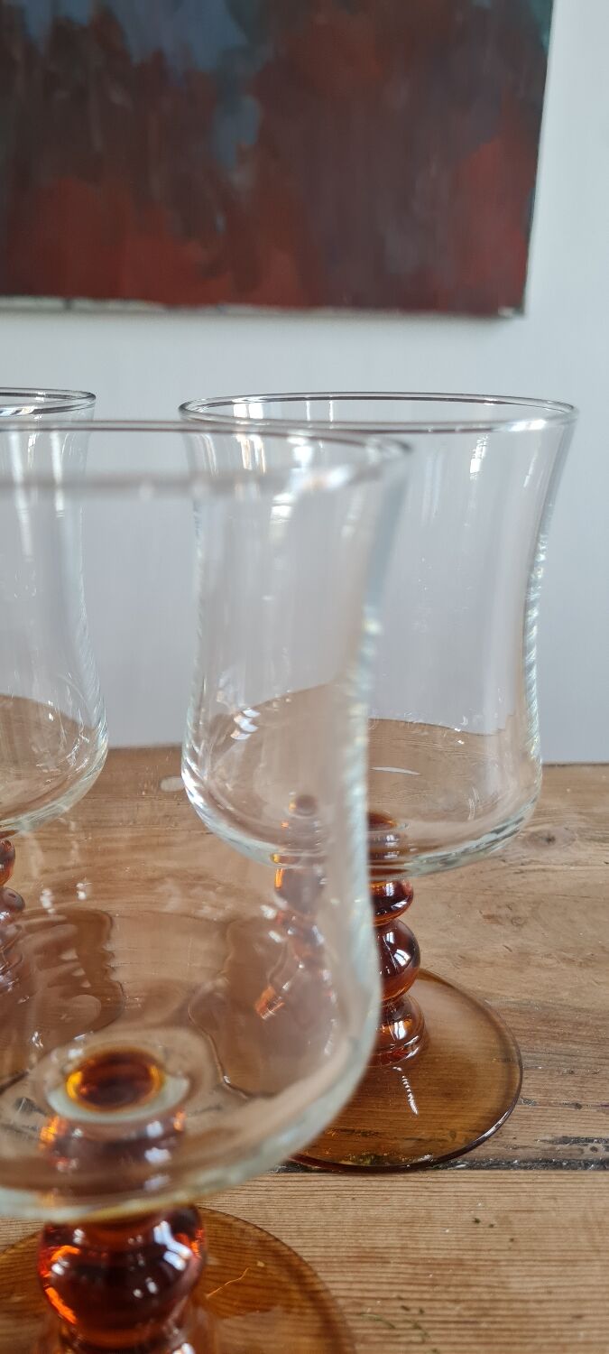 Set of 6 amber stemmed glasses
